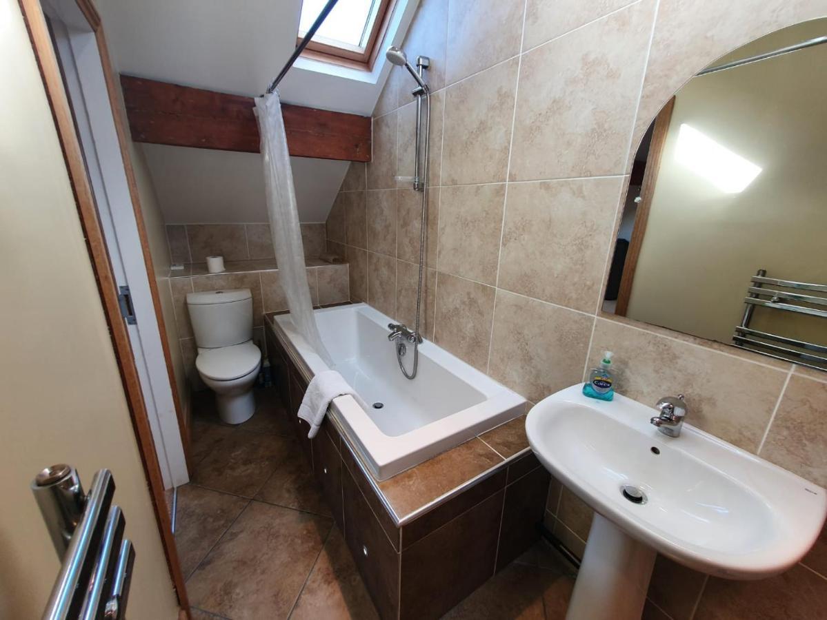 St Ives Apartment Halifax Bagian luar foto