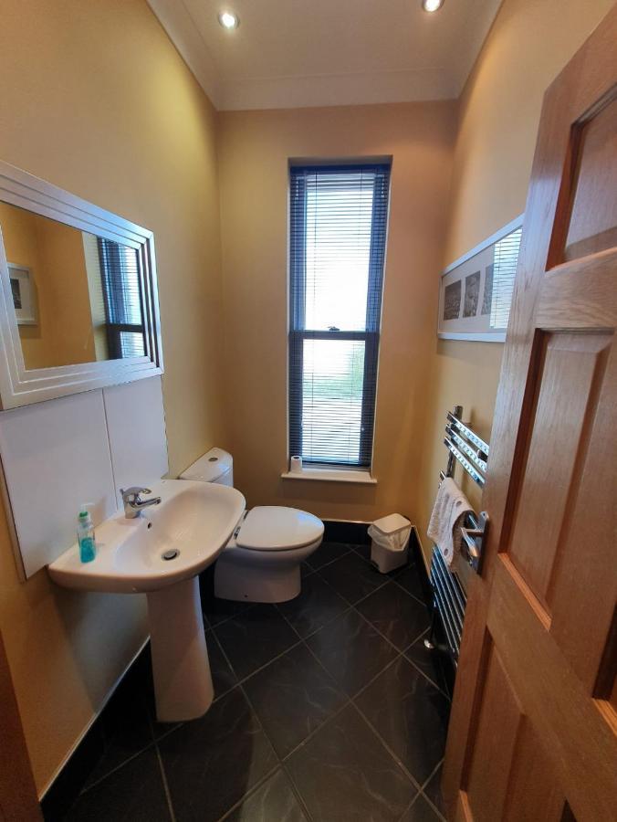 St Ives Apartment Halifax Bagian luar foto